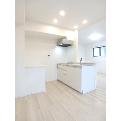 カリダドムス　β 203【管理NO：1-028411302-02030】 ★家具家電は申し込み後に搬入します★の物件写真3