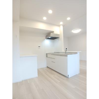 カリダドムス　β 202【管理NO：1-028411302-02020】 ★家具家電は申し込み後に搬入します★の物件写真3