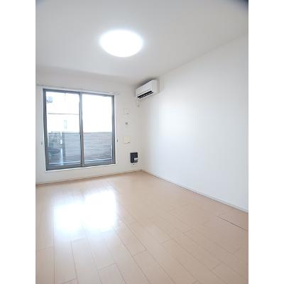 ベラ　ルーチェ　Ⅰ 204【管理NO：1-020404401-02040】 ★家具家電は申し込み後に搬入します★の物件写真2