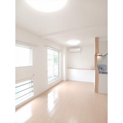 エアリースクエア 201【管理NO：1-017330201-02010】 ★家具家電は申し込み後に搬入します★の物件写真2