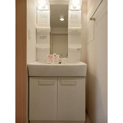 エアリースクエア 201【管理NO：1-017330201-02010】 ★家具家電は申し込み後に搬入します★の物件写真6