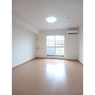 クリスタルコート 102【管理NO：1-015388301-01020】 ★家具家電は申し込み後に搬入します★の物件写真2