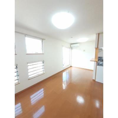 パラクレイシス 201【管理NO：1-013534301-02010】 ★家具家電は申し込み後に搬入します★の物件写真2