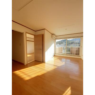 ラブリードーレＡ 203【管理NO：1-007044601-02030】 ★家具家電は申し込み後に搬入しますの物件写真2