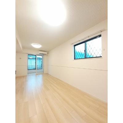 レディアンⅤ 101【管理NO：1-026951501-01010】 ★家具家電は申し込み後に搬入しますの物件写真2