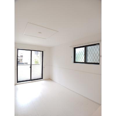 アトランティス 101【管理NO：1-021135401-01010】 ★家具家電は申し込み後に搬入しますの物件写真2