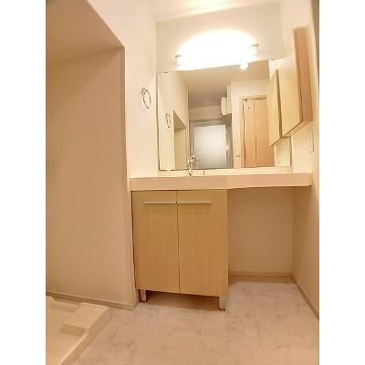 アトランティス 101【管理NO：1-021135401-01010】 ★家具家電は申し込み後に搬入しますの物件写真6