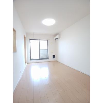シーサイドビレッジＢ 302【管理NO：1-019833802-03020】 ★家具家電は申し込み後に搬入しますの物件写真2