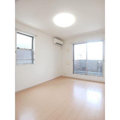 ローズエスポワール 201【管理NO：1-018264101-02010】 ★家具家電は申し込み後に搬入します★の物件写真2