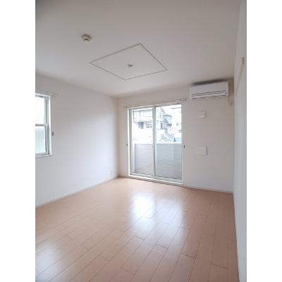フォーチュンプレイス 104【管理NO：1-017672401-01040】 ★家具家電は申し込み後に搬入します★の物件写真2