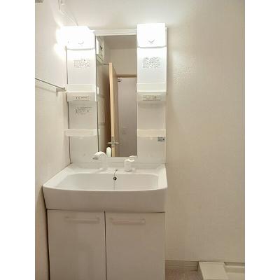 フォーシーズンズ 203【管理NO：1-017360401-02030】 ★家具家電は申し込み後に搬入しますの物件写真6