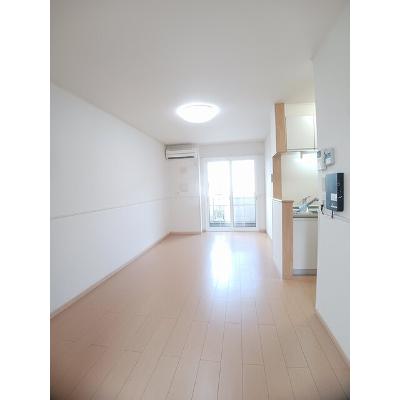 セレノ 103【管理NO：1-016090601-01030】 ★家具家電は申し込み後に搬入します★の物件写真2