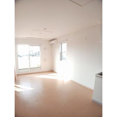 グリシーヌ 201【管理NO：1-016046201-02010】 ★家具家電は申し込み後に搬入しますの物件写真2