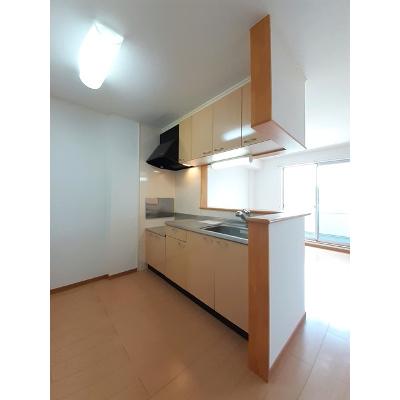ラップトップ 202【管理NO：1-015200101-02020】 ★家具家電は申し込み後に搬入します★の物件写真3