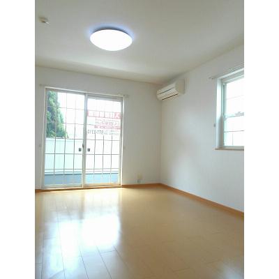 プラダ　グレイス 105【管理NO：1-014715101-01050】 ★家具家電は申し込み後に搬入します 2026年08月上旬入居可能の物件写真2