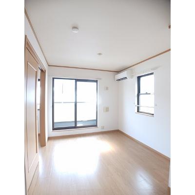 アップロードＡ 202【管理NO：1-012746501-02020】 ★家具家電は申し込み後に搬入しますの物件写真2