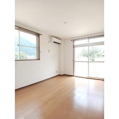 ブリーズコート 103【管理NO：1-010711401-01030】 ★家具家電は申し込み後に搬入しますの物件写真2