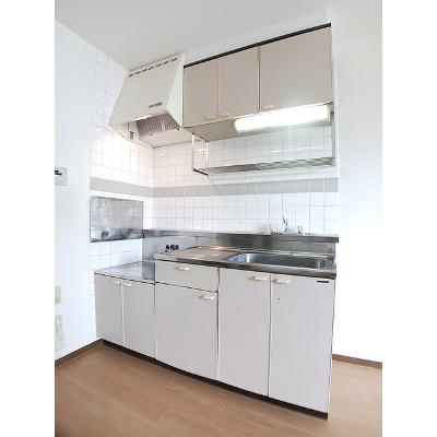 エステート高木 203【管理NO：1-005314801-02030】 ★家具家電は申し込み後に搬入します★の物件写真3
