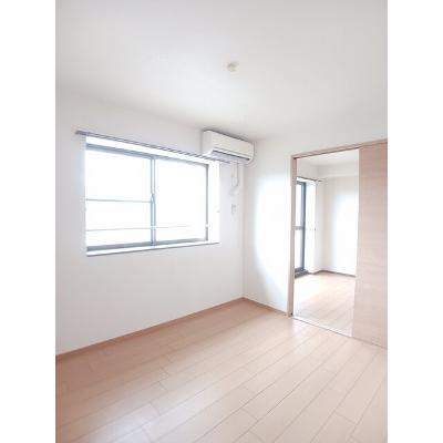 カルチェヴィラ華 304【管理NO：1-004640601-03040】 ★家具家電は申し込み後に搬入しますの物件写真2