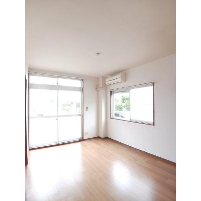 ルミネハイツ 105【管理NO：1-004398301-01050】 ★家具家電は申し込み後に搬入しますの物件写真2