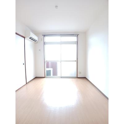 シャトレ仲 201【管理NO：1-004057801-02010】 ★家具家電は申し込み後に搬入します★の物件写真2