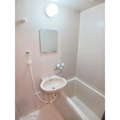 シャトレ仲 105【管理NO：1-004057801-01050】 ★家具家電は申し込み後に搬入しますの物件写真4