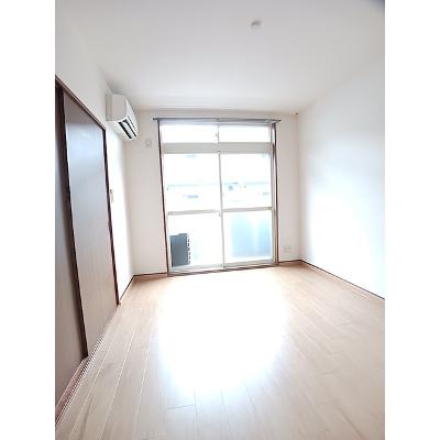 エルディムどいＡ 101【管理NO：1-003778901-01010】 ★家具家電は申し込み後に搬入しますの物件写真2
