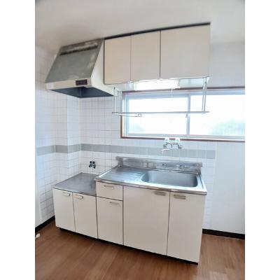 エメラルドハイツ 102【管理NO：1-003202401-01020】 ★家具家電は申し込み後に搬入します★の物件写真3