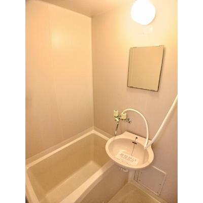 エメラルドハイツ 102【管理NO：1-003202401-01020】 ★家具家電は申し込み後に搬入します★の物件写真4