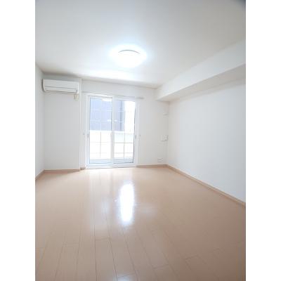 ルナ　キャット 102【管理NO：1-016063501-01020】 ★家具家電は申し込み後に搬入します★の物件写真2