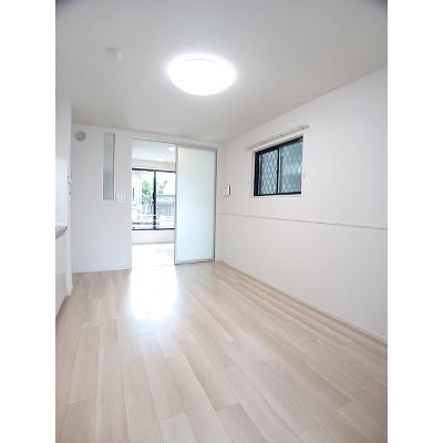エターナリア 101【管理NO：1-028737801-01010】 ★家具家電は申し込み後に搬入します★の物件写真2