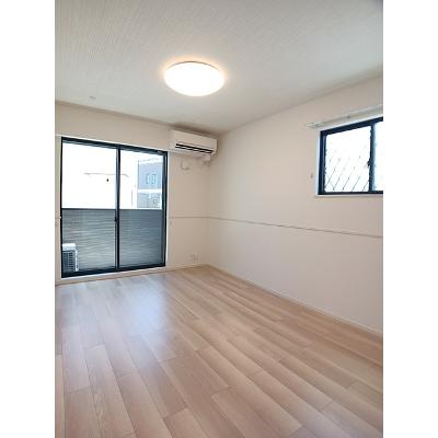 ラ・ヴィータ　Ａ 102【管理NO：1-028568801-01020】 ★家具家電は申し込み後に搬入します★の物件写真2