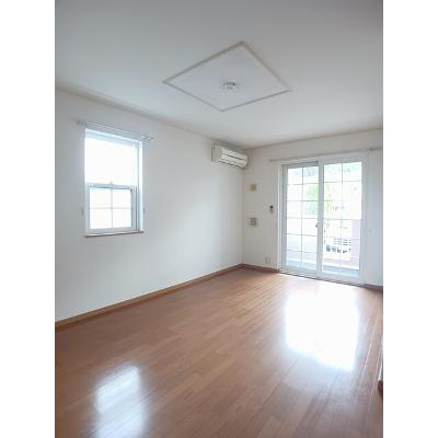 ソレイユ 102【管理NO：1-013877701-01020】 ★家具家電は申し込み後に搬入します★の物件写真2