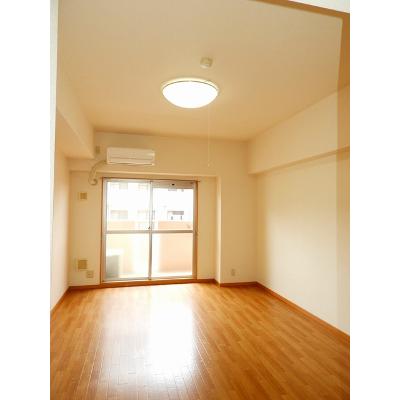 グランジュネッス 302【管理NO：1-012623101-03020】 ★家具家電は申し込み後に搬入します 2026年07月中旬入居可能の物件写真2