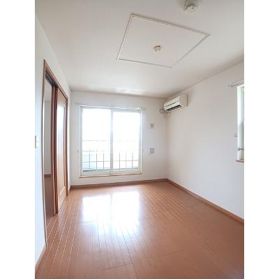 フォーリスト　クスジⅠ 201【管理NO：1-014183401-02010】 ★家具家電は申し込み後に搬入します★の物件写真2