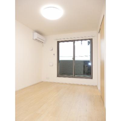 グラシオッソーレⅤ 201【管理NO：1-022337901-02010】 ★家具家電は申し込み後に搬入しますの物件写真2