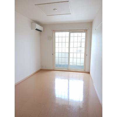 ラピスラズリ 102【管理NO：1-016327301-01020】 ★家具家電は申し込み後に搬入します 2026年07月上旬入居可能の物件写真2