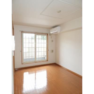 プラシード五番館 203【管理NO：1-013835304-02030】 ★家具家電は申し込み後に搬入しますの物件写真2