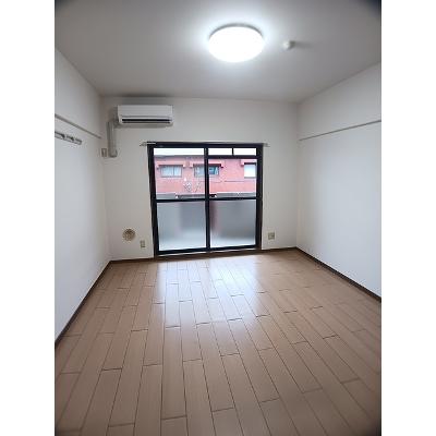 カーサ・デ・ナカスジ 302【管理NO：1-010787801-03020】 ★家具家電は申し込み後に搬入しますの物件写真2