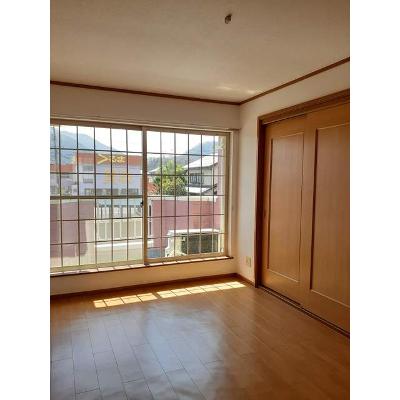 クレストール亀山 203【管理NO：1-005951701-02030】 ★家具家電は申し込み後に搬入します 2026年08月上旬入居可能の物件写真2