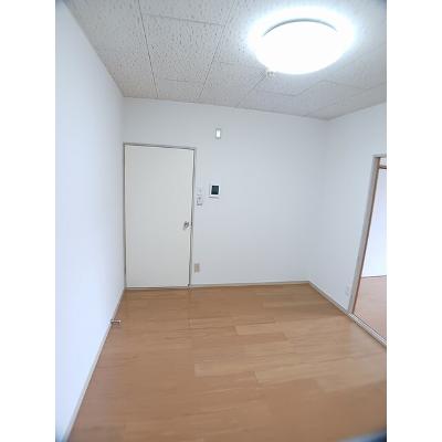 ニューマリッチ沖本 303【管理NO：1-001648201-03030】 ★家具家電は申し込み後に搬入しますの物件写真2