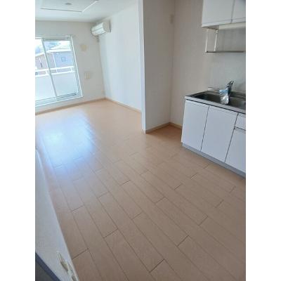 シェトラーゼ 204【管理NO：1-015476101-02040】 ★家具家電は申し込み後に搬入します★の物件写真2