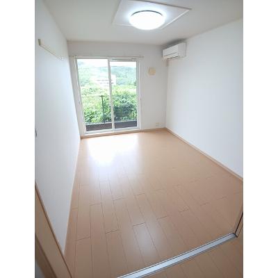 ヴィラ・ハーモニー 102【管理NO：1-015197101-01020】 ★家具家電は申し込み後に搬入しますの物件写真2