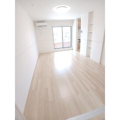 エレガンス光 202【管理NO：1-026313801-02020】 ★家具家電は申し込み後に搬入します★の物件写真2