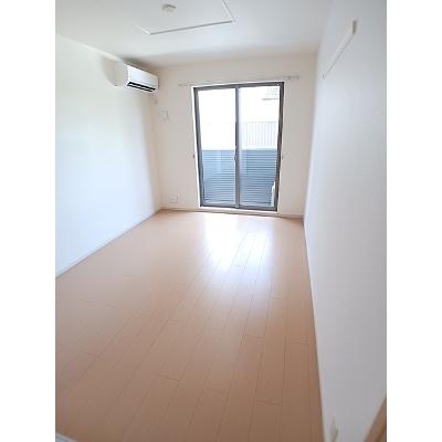グランド　ソレイユ 103【管理NO：1-020789901-01030】 ★家具家電は申し込み後に搬入しますの物件写真2