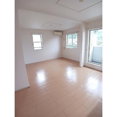 スターグレイス 201【管理NO：1-017078501-02010】 ★家具家電は申し込み後に搬入しますの物件写真2