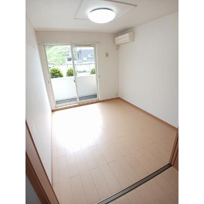 カーサ・エレガンテＢ 102【管理NO：1-015058202-01020】 ★家具家電は申し込み後に搬入します★の物件写真2