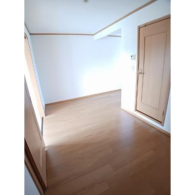 セレンディピティ 203【管理NO：1-012562001-02030】 ★家具家電は申し込み後に搬入しますの物件写真2