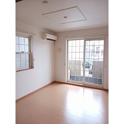 シュトラール　Ⅰ 101【管理NO：1-014303601-01010】 ★家具家電は申し込み後に搬入しますの物件写真2