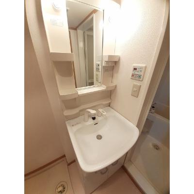 リウッシーレ　Ａ 201【管理NO：1-012524301-02010】 ★家具家電は申し込み後に搬入しますの物件写真6